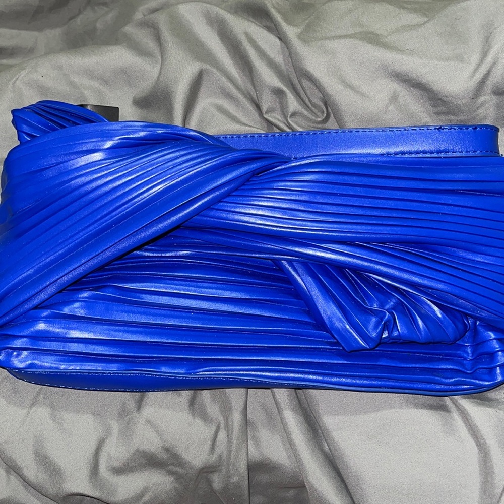 Blue clutch